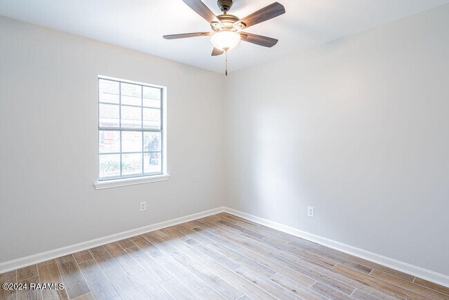 Building Photo - 213 Presbytere Pkwy