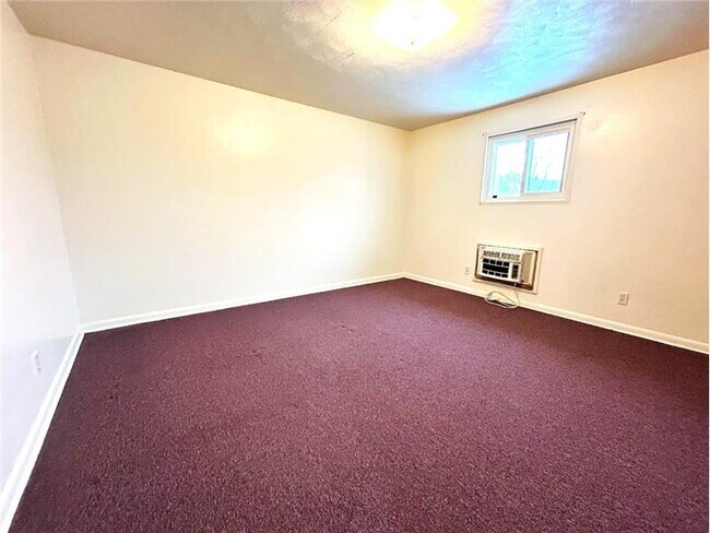 Building Photo - 301 Martin Ave