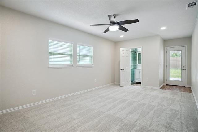 Building Photo - 902 Jardin Dr