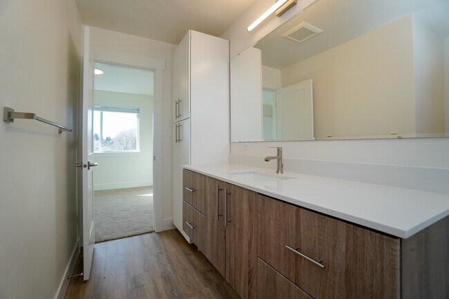 Building Photo - 4621 N Iota Ln