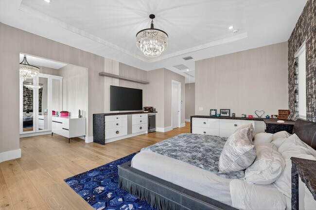 Building Photo - 785 NE 70th St