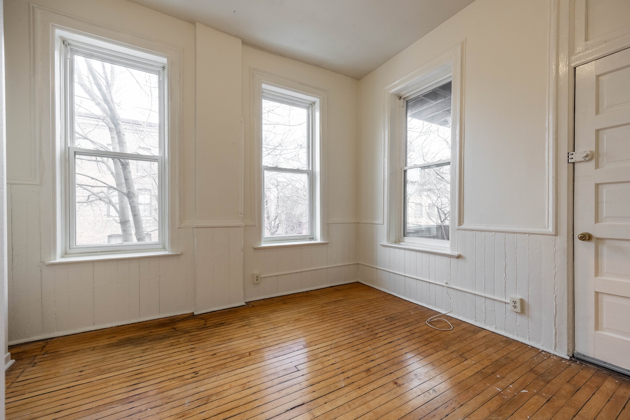 Building Photo - 2059 N Clifton Ave