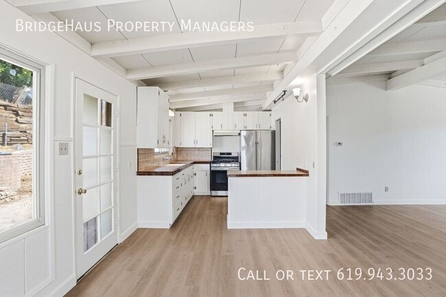 Building Photo - 7562 Zemco Dr