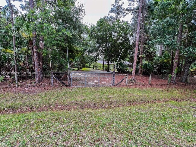 Building Photo - 16332 122nd Dr N