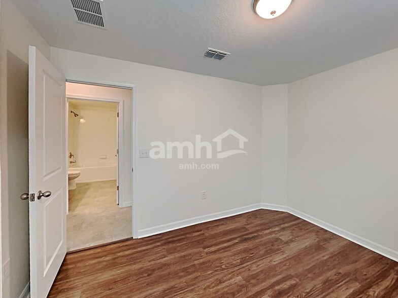 Building Photo - 10435 Carloway Hills Dr