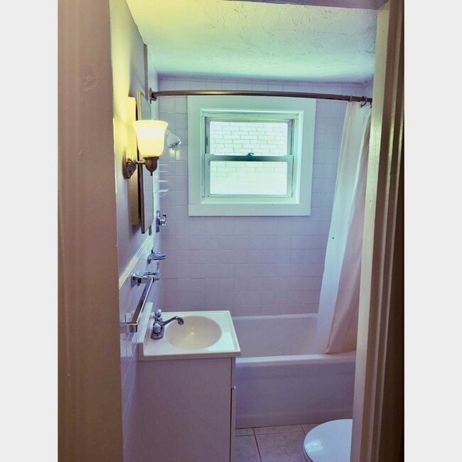 Building Photo - 7 Oaklawn St