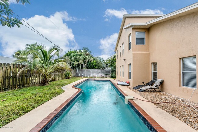 Building Photo - POOL HOME NEAR THE BEACH!