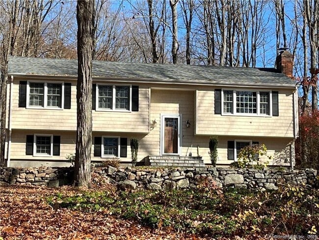 Primary Photo - 59 Longview Dr