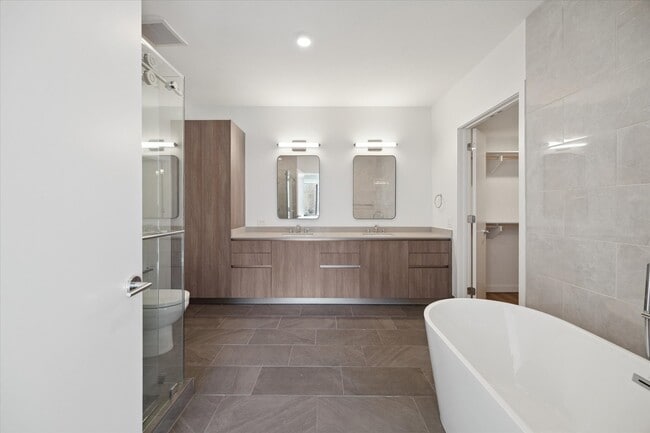 Building Photo - 1 Riva Row