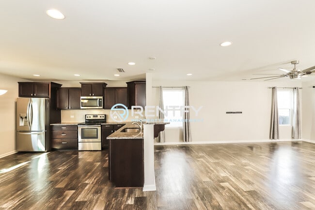 Building Photo - 370 Inlet Pl Dr