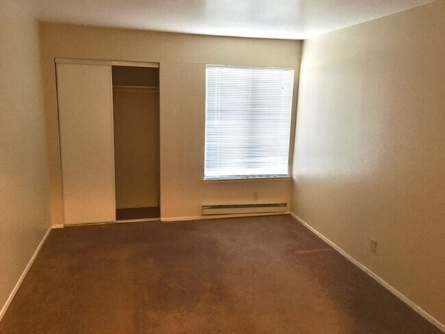 Building Photo - 2 Bed 2 Bath Condo in San Pablo -- AVAILAB...