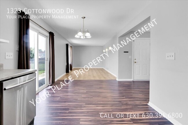 Building Photo - 1323 Cottonwood Dr