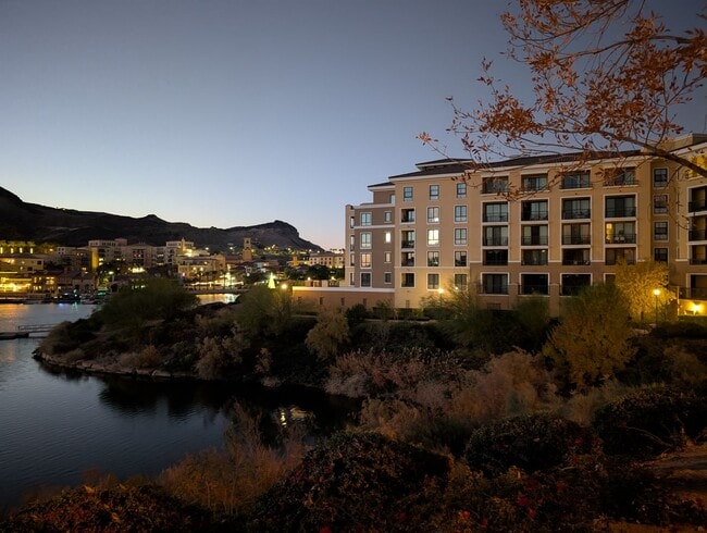 Building Photo - Lakefront Resort Living with Stunning Views in Lake Las Vegas!