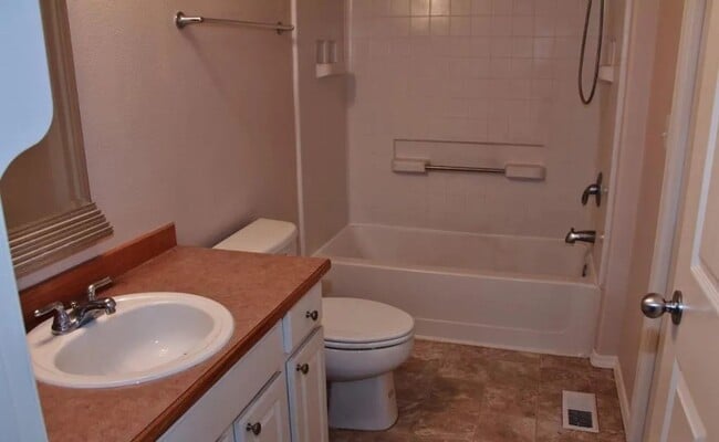 Building Photo - 11649 Birch Knoll Loop