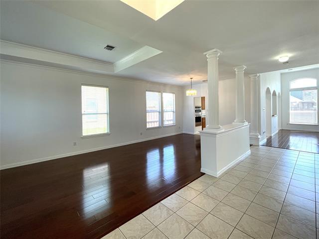 Building Photo - 4400 Avebury Dr