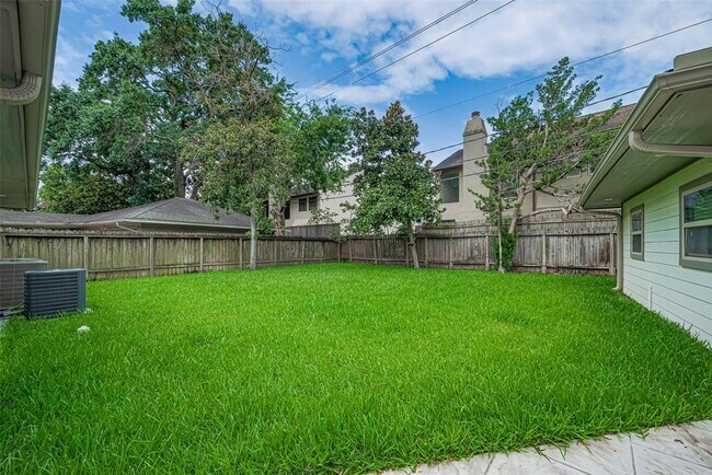 Building Photo - 2402 Chimney Rock Rd