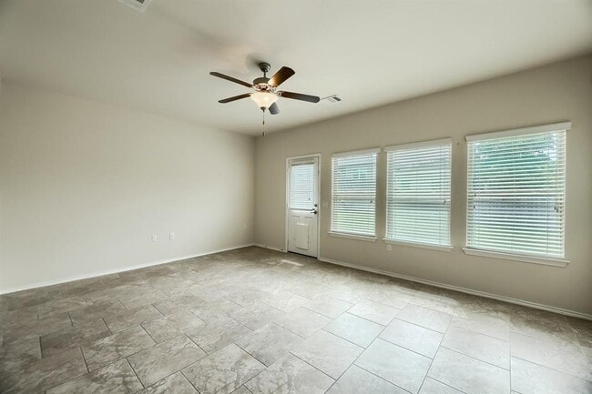 Building Photo - 10001 Pinnacle Crest Loop