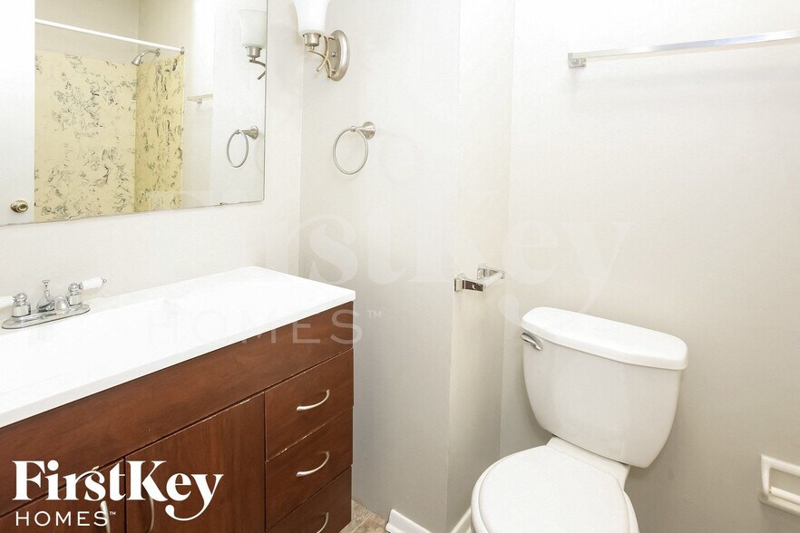 Building Photo - 5036 E 76th St Ct