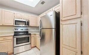 Building Photo - 1215 McGill Park Ave NE