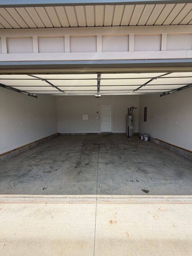 Building Photo - 2636 Rafiki Dr