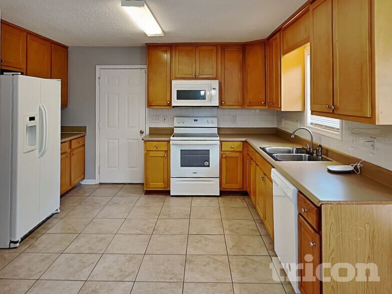 Building Photo - 420 Denali Ct