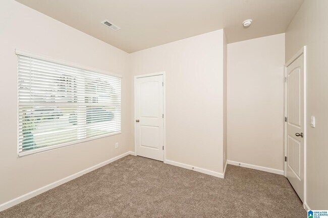 Building Photo - 5630 Post Oak Trl