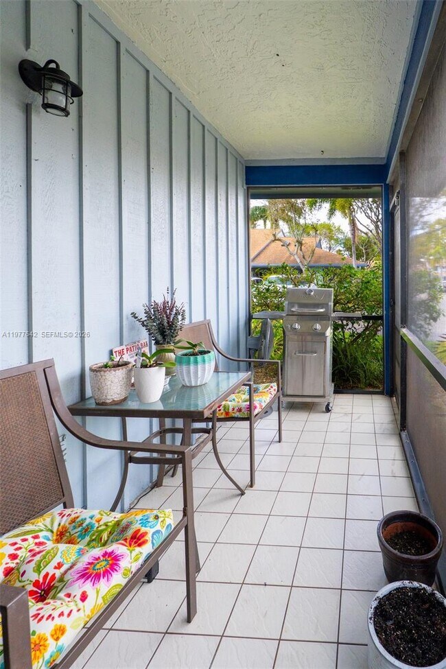 Building Photo - 1662 N 14th Terrace