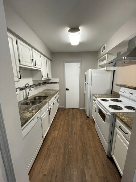 Building Photo - 1757 S Brightside View Dr