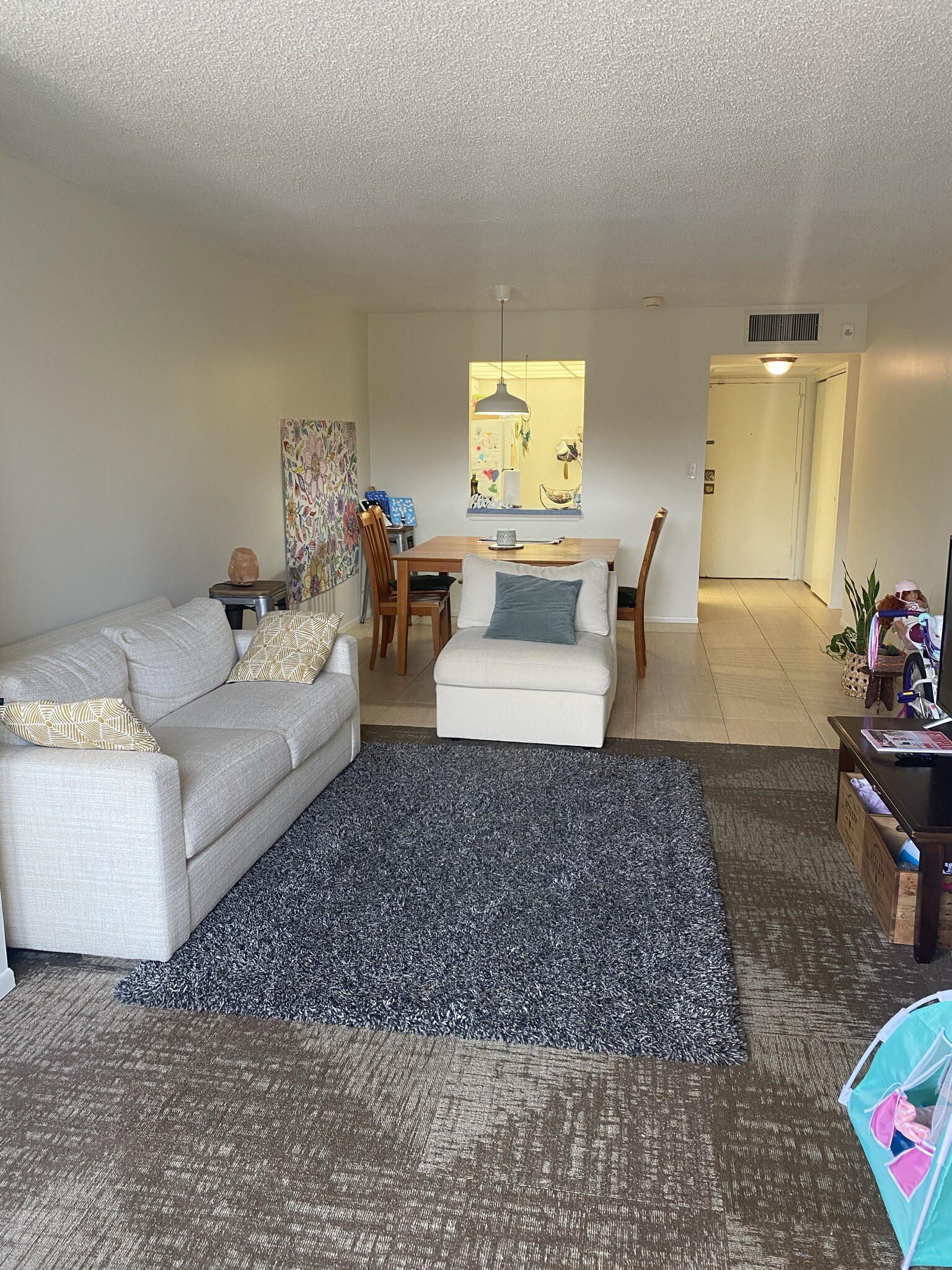 Living room/ dining room - 2001 Atlantic Shores Blvd