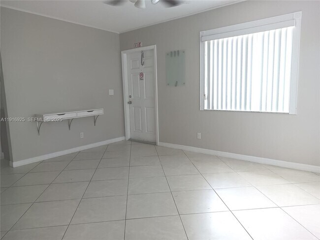 Building Photo - 1818 Fillmore St