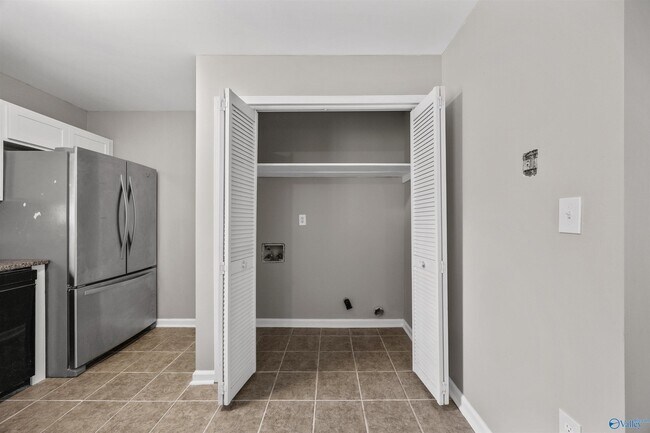 Building Photo - 13935 SW Wyandotte Dr