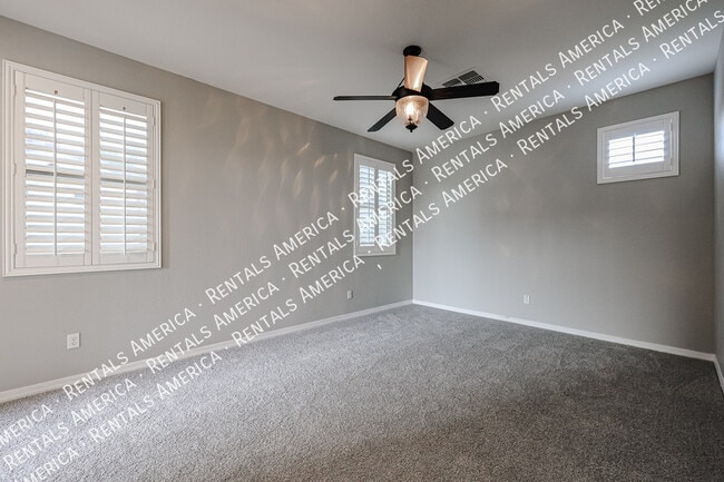 Building Photo - 1936 S Sycamore Pl