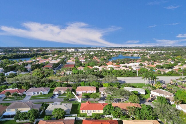 Building Photo - Great Single Family Home in Miramar