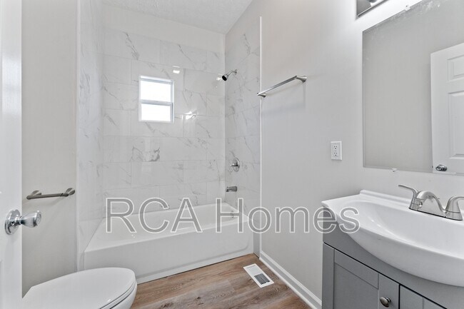 Building Photo - 21 N Gray St