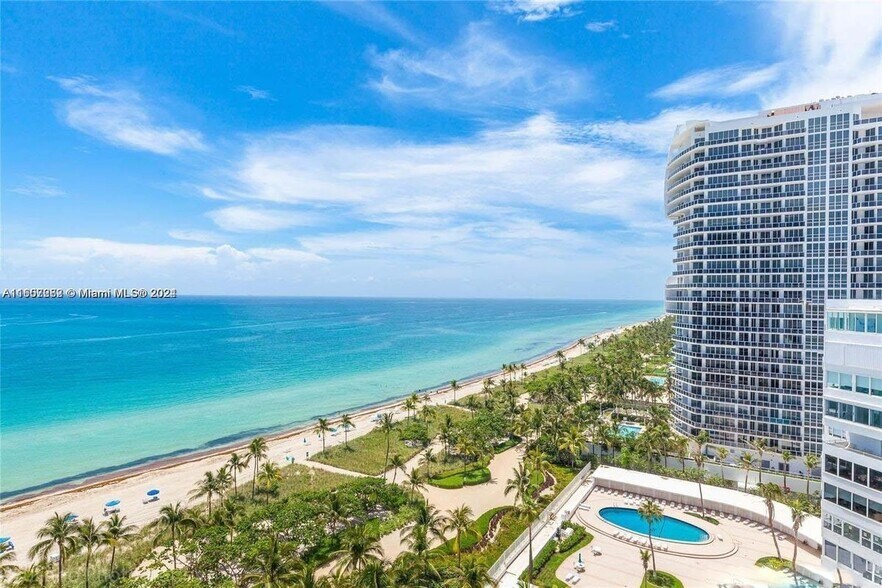 Primary Photo - 10275 Collins Ave