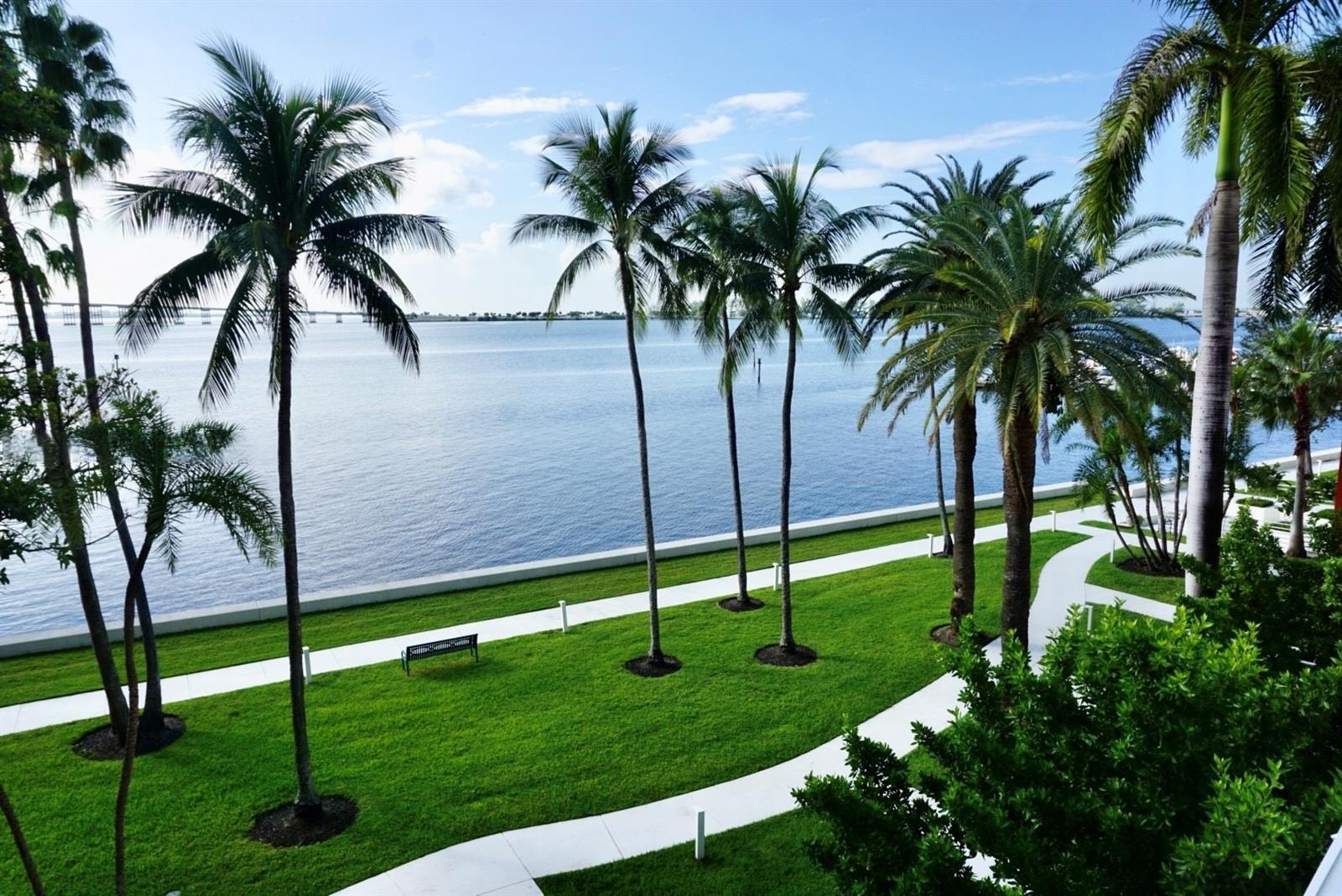 Building Photo - 1541 Brickell Ave