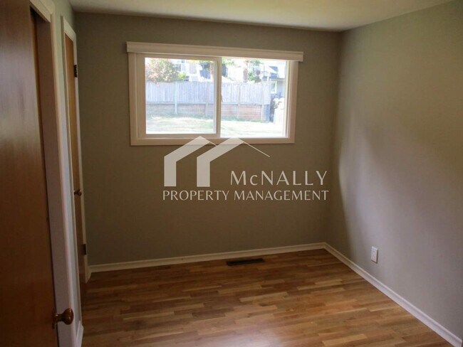 Building Photo - Gorgeous 3 Bedroom, 1 Bathroom Rambler near downtown Gig Harbor!