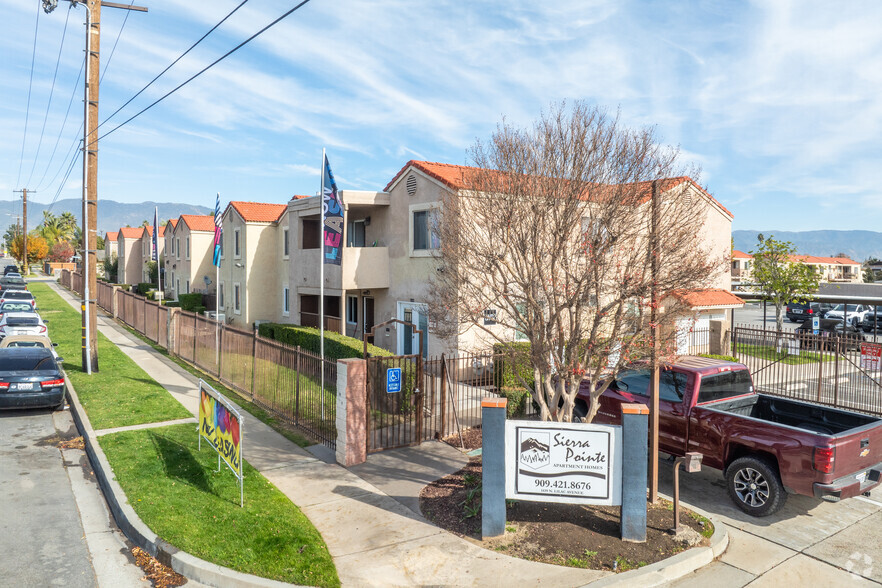 Building Photo - Sierra Pointe