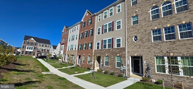 Building Photo - 5426 Greenpoint Ln