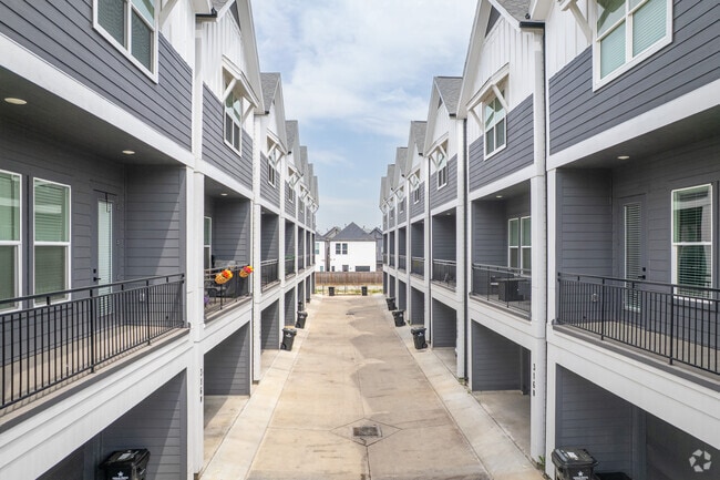 316 Thornton Rd - Thornton Homes