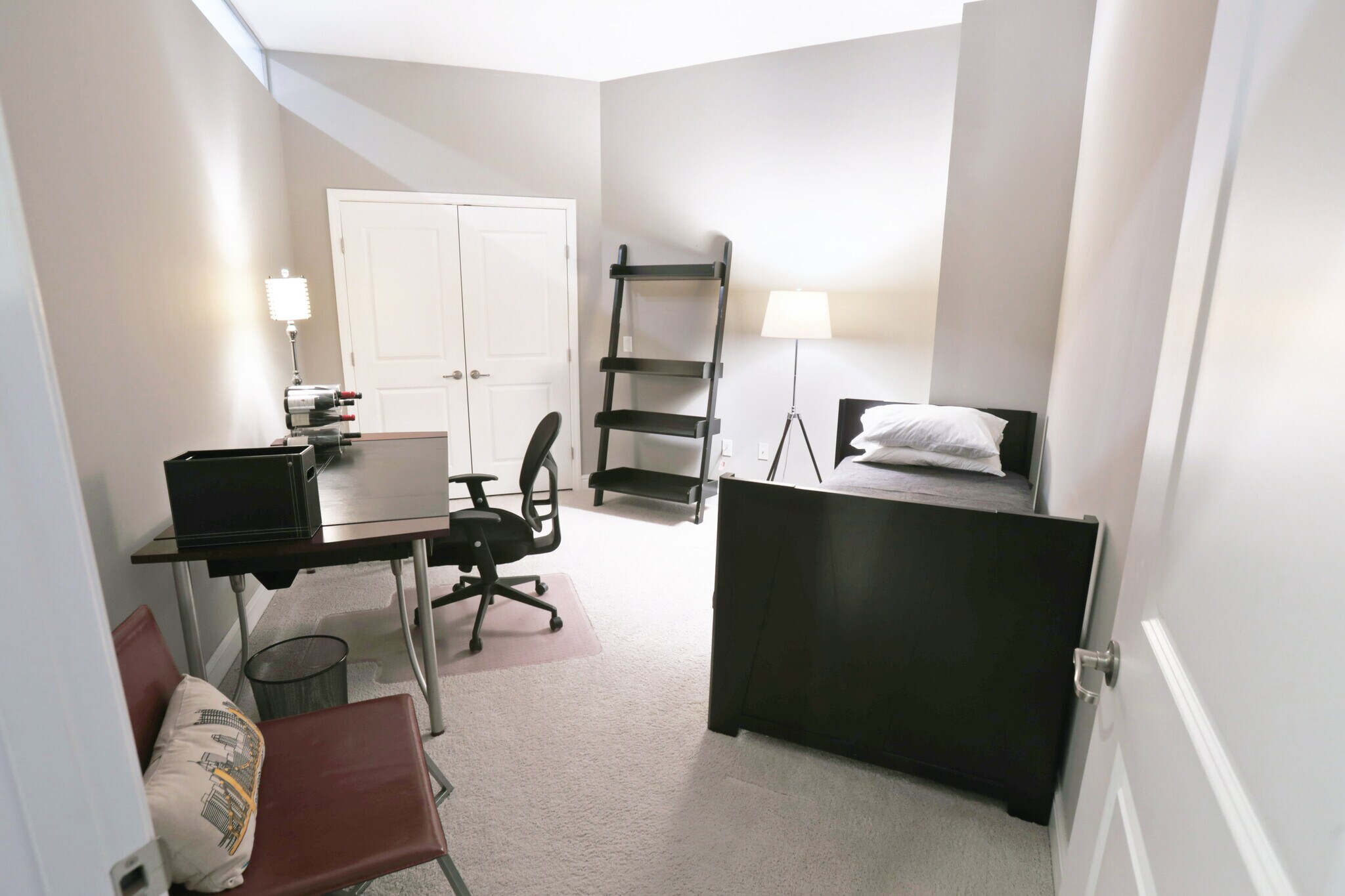 Building Photo - 941 Penn Ave