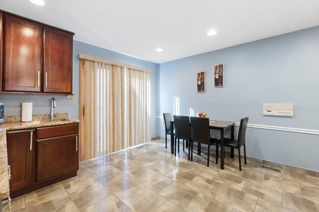 Building Photo - 5000 190th St