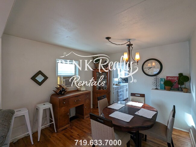 Building Photo - 1719 W Kiowa St