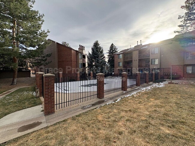 Building Photo - 226 Wright St