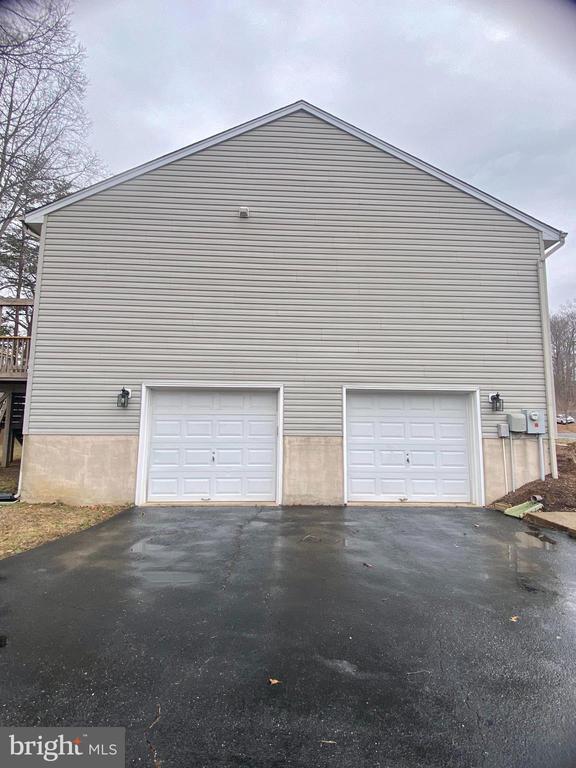 Building Photo - 9504 S Royal Crest Ct