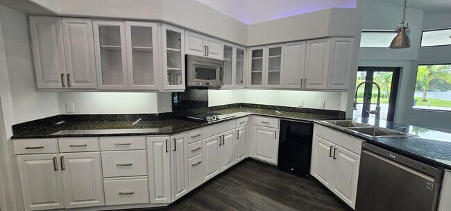 Building Photo - 21046 N Sweetwater Ln