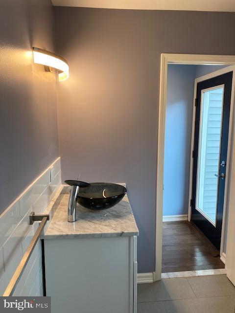 Building Photo - 2715 E Somerset St