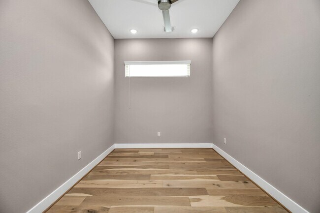 Building Photo - 304 Chobani Ln