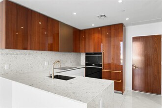 Building Photo - 2678 Tigertail Ave