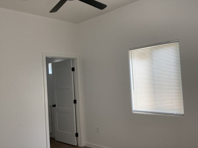 Building Photo - 1050 E Water St